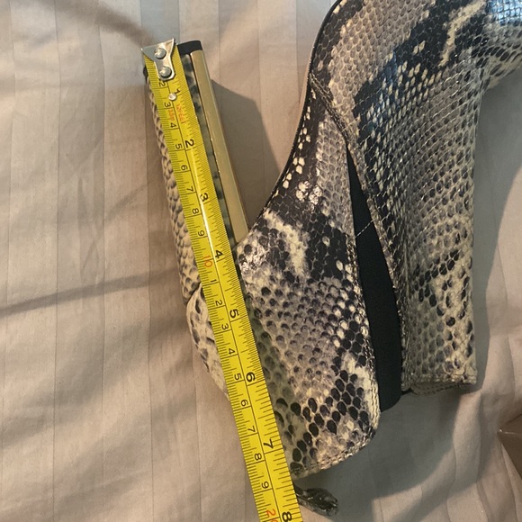 Tilly High Heel snake Embossed booty - Picture 9 of 11